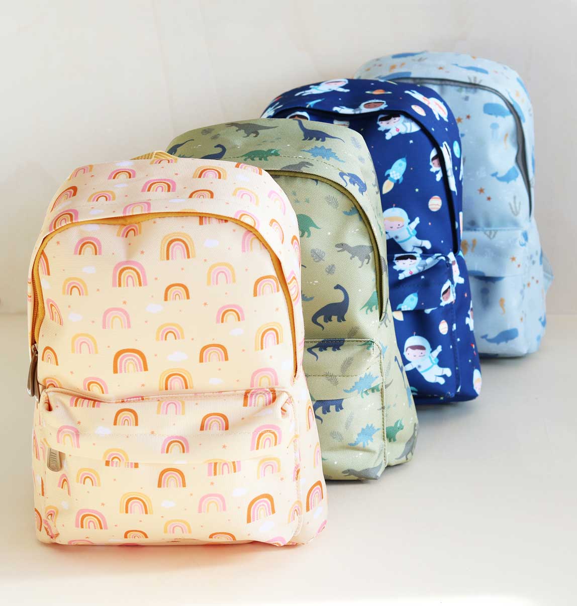 Little kids backpack: Rainbows